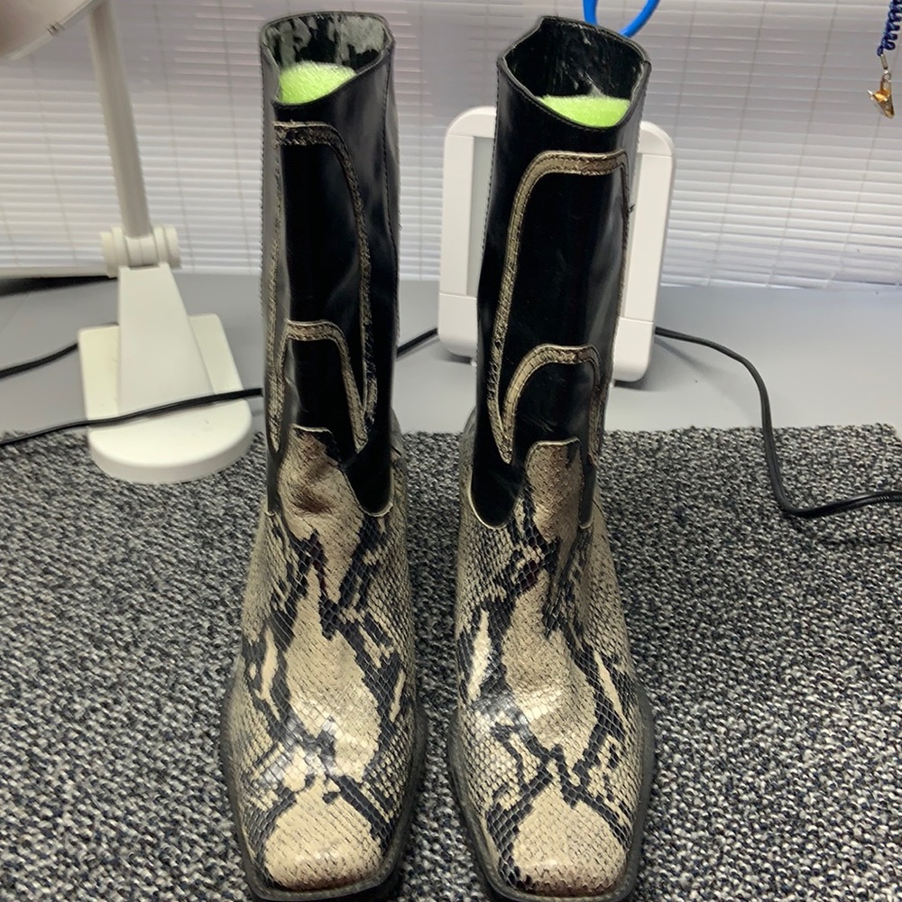 Boots women’s